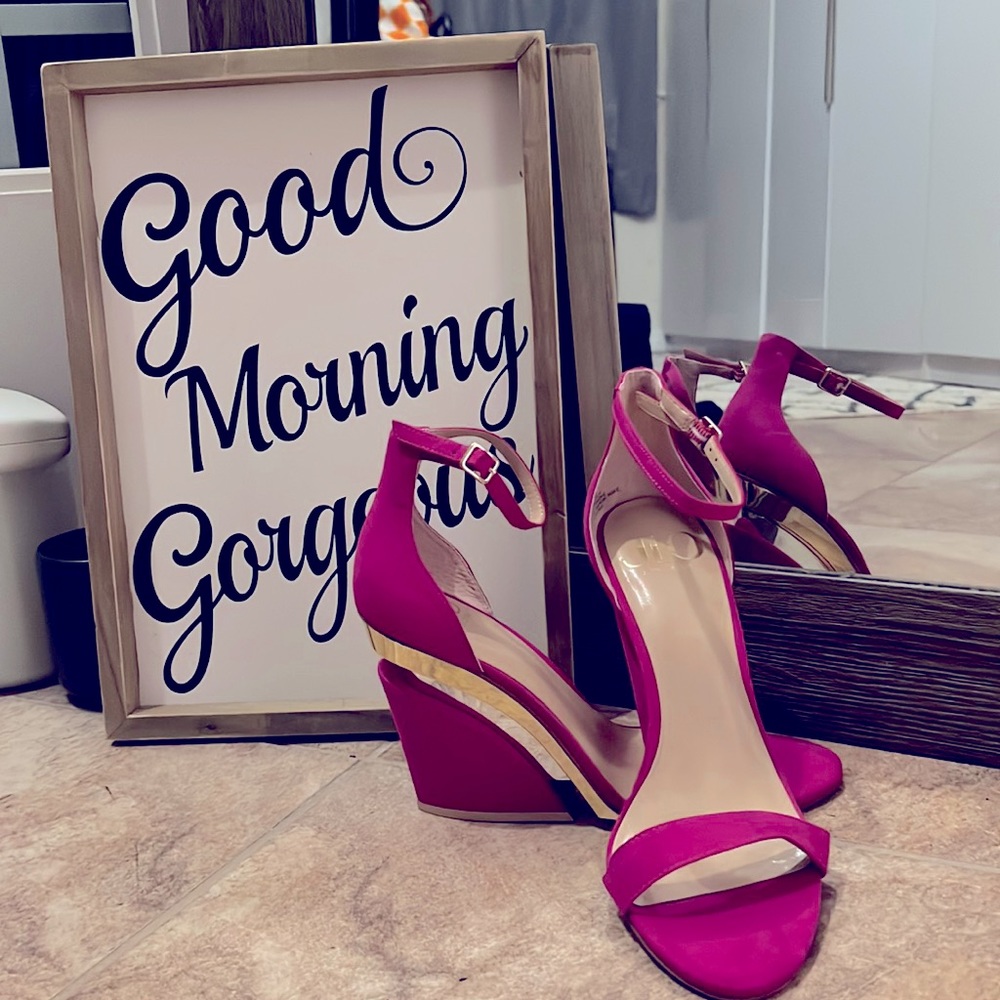Fucsia J-Lo Sandals